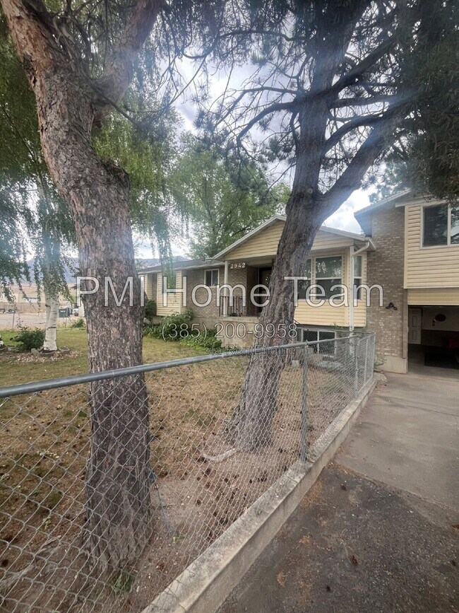 Building Photo - 2942 N 2000 W