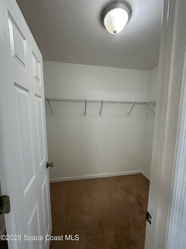 Building Photo - 464 Dryden Cir