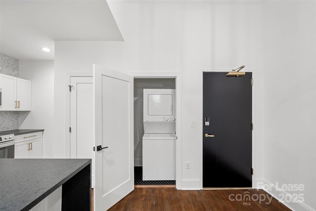 Building Photo - 310 Arlington Ave