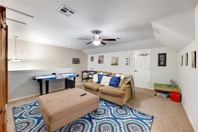 Building Photo - 15520 Bandon Dr