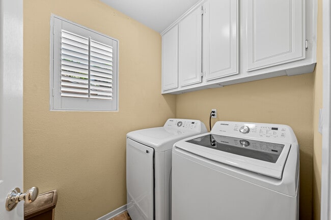 Building Photo - 1732 Wolf Canyon Loop