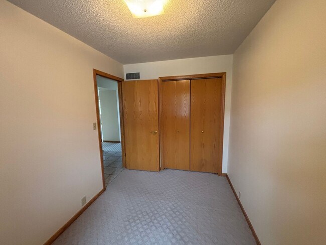 Building Photo - 154-154 Cayman St