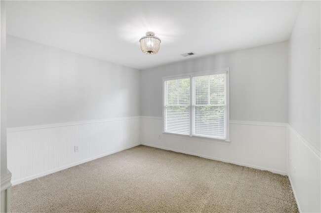 Building Photo - 51 Pine Way
