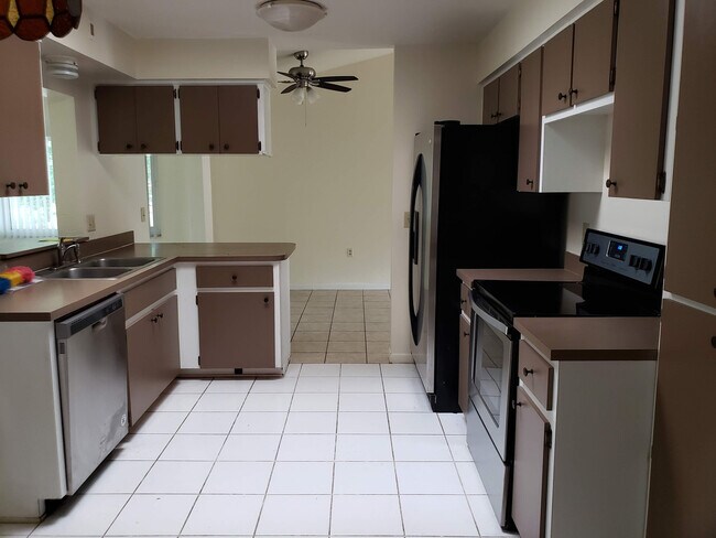 Building Photo - 1003 W Buttonbush Dr