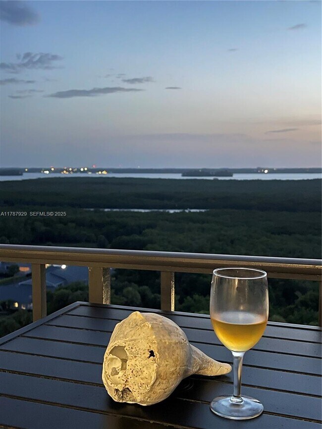 Building Photo - 5047 N Hwy A1A