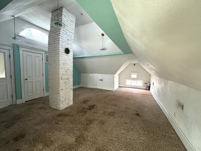 Building Photo - 624 N Wentz St