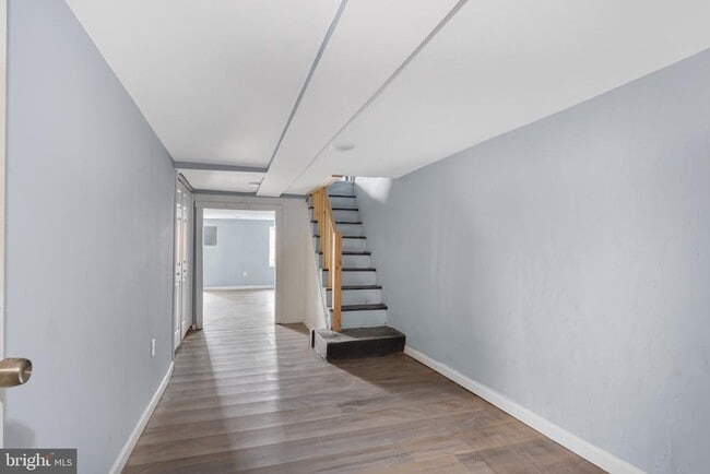 Building Photo - 2212 W Fayette St