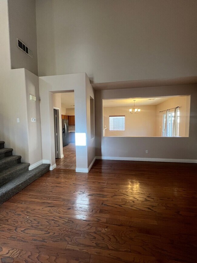 Building Photo - 3 Bed, 2.5 Bath home with Solar Panels!