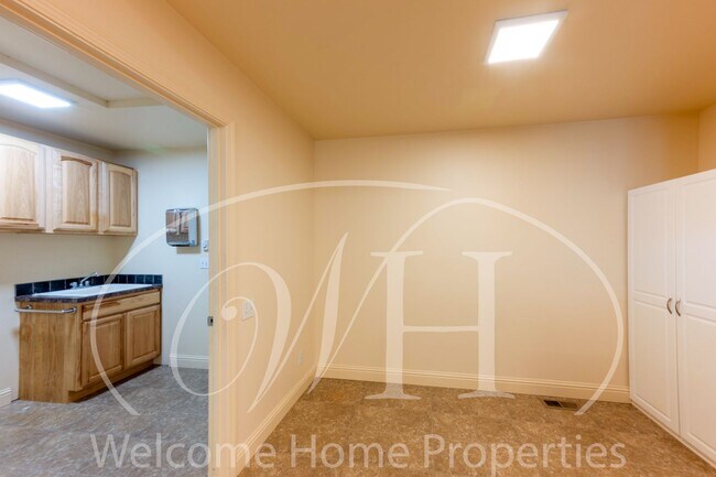 Building Photo - Spacious Home with Vaulted Ceilings
