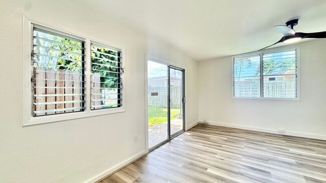 Building Photo - 421C Olomana St