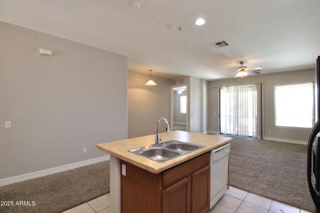 Building Photo - 1456 E 9th St