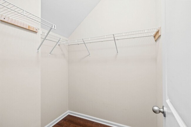 Building Photo - 156 Parmelee Dr