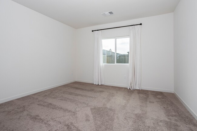 Building Photo - 911 Hartlepool Ave