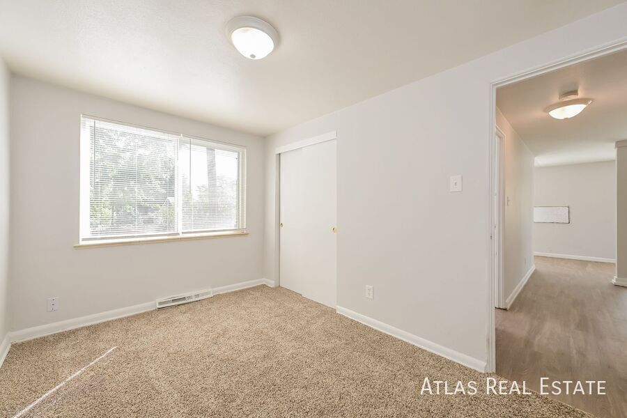 Building Photo - 800 Miller Ct
