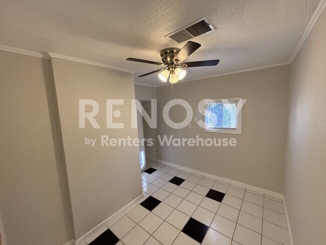 Building Photo - Modern, Solar Energy, 2-Bedroom detached Casita!