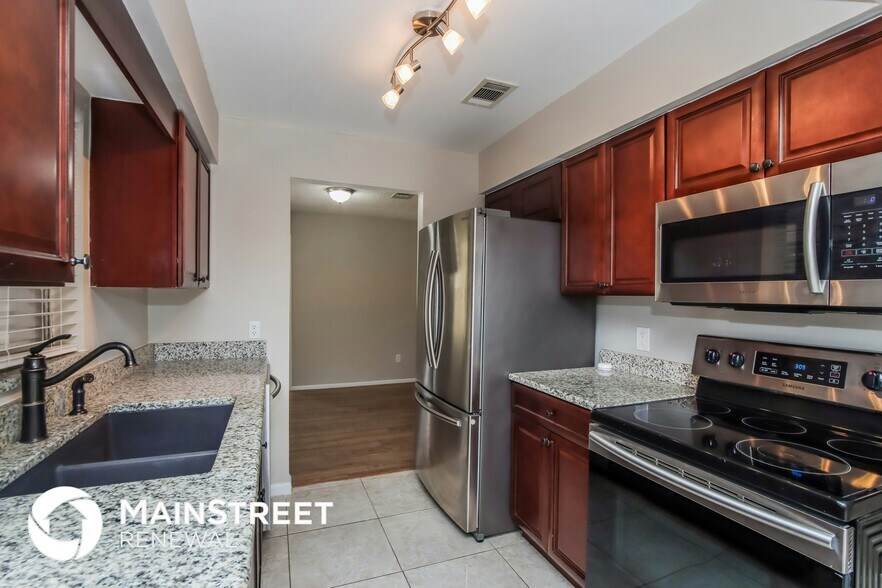 Building Photo - 282 E Haven Dr