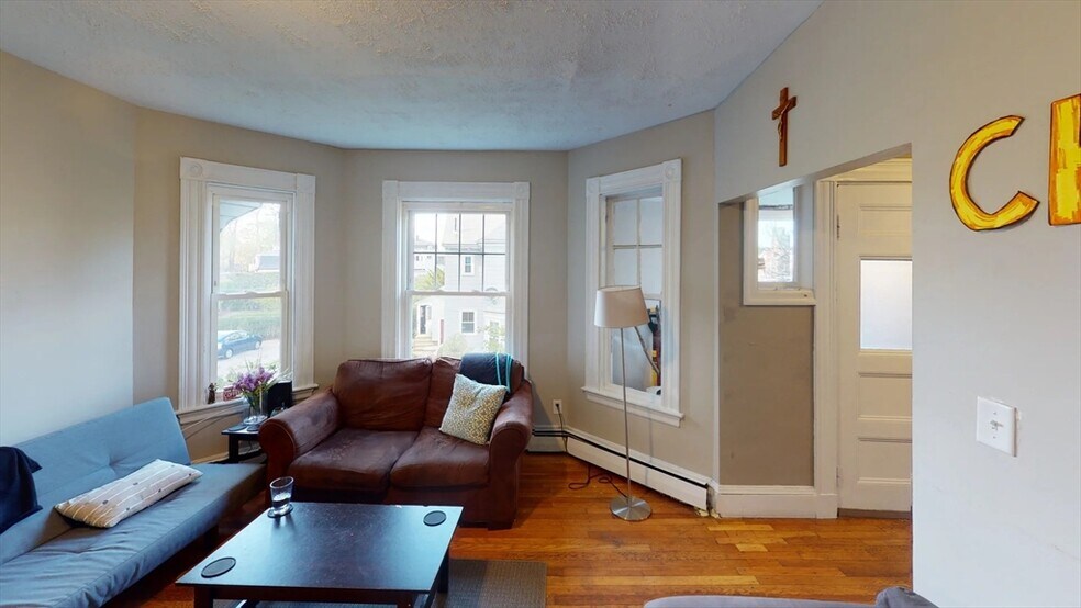 Building Photo - 73 Chestnut Hill Ave