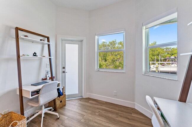Building Photo - 14151 Little Cypress Cir