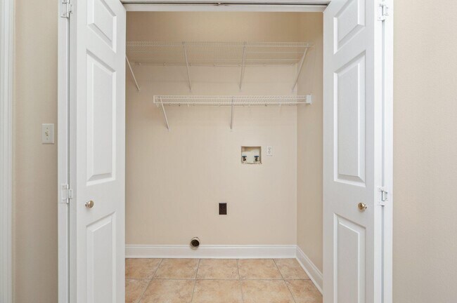 Building Photo - 1697 Glenwood Ct