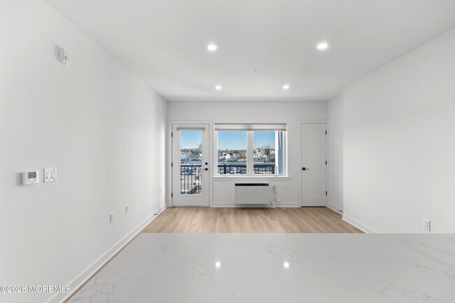 Building Photo - 180 Morris Ave