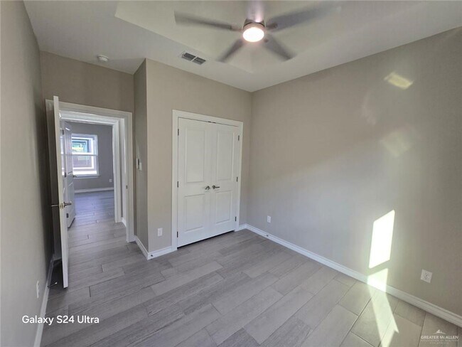 Building Photo - 12 Yankton St