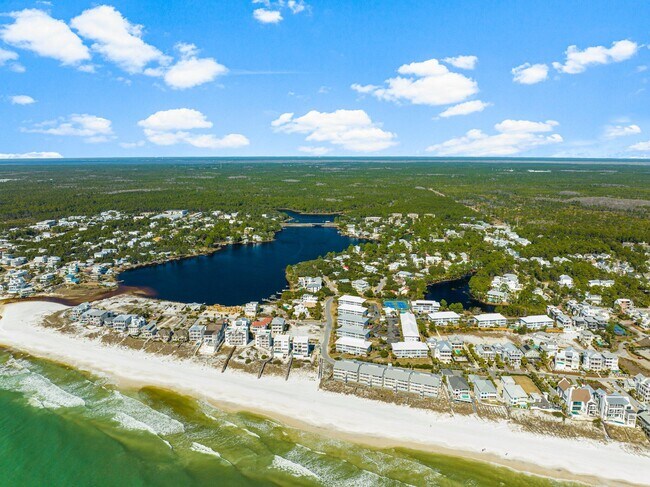 Building Photo - 8983 Heron Walk Dr