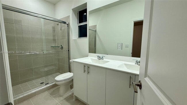 Building Photo - 2617 SE 27th Dr