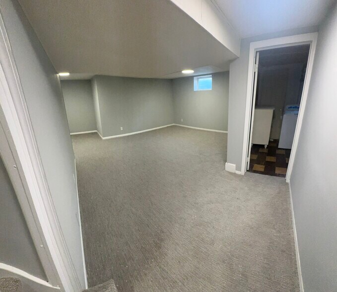 Building Photo - 3858 Wooddale Ave S