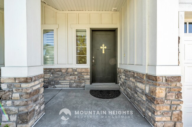 Building Photo - 607 Sawback Ln