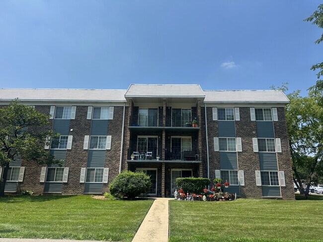 Building Photo - 1503 N Windsor Dr