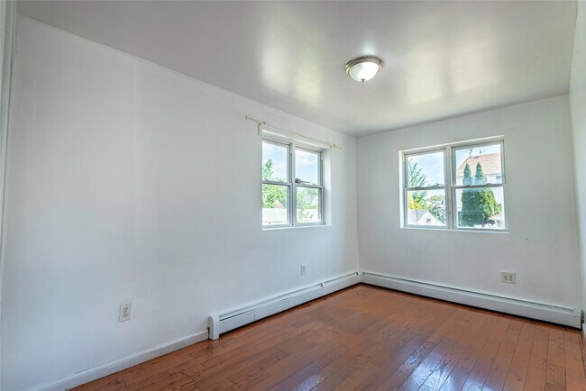 Building Photo - 90-13 181st St