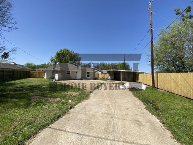 Building Photo - 4 Bedroom 2 Bathroom home for rent!