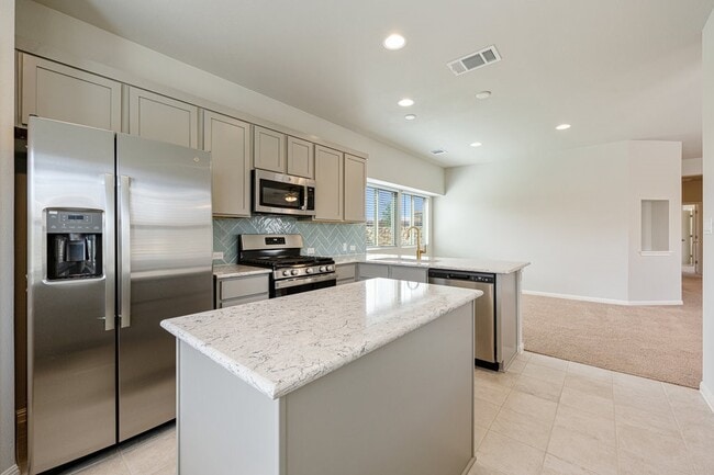 Building Photo - 18031 Lungo St