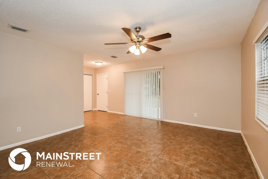 Building Photo - 9998 Bradley Rd