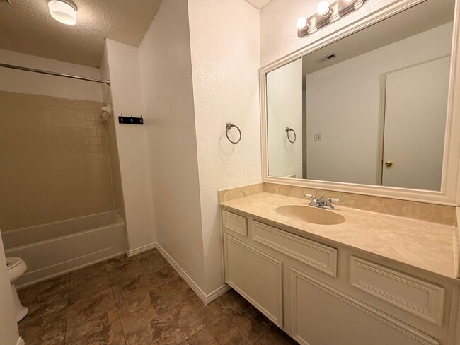 Building Photo - 12716 Covington Trail