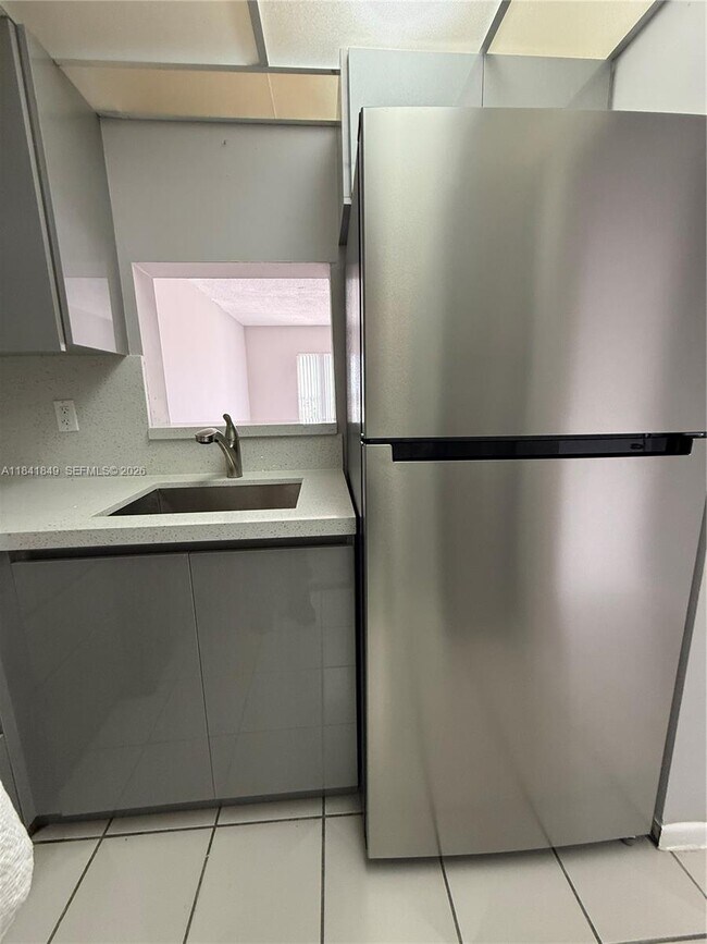 Building Photo - 6820 W Flagler St