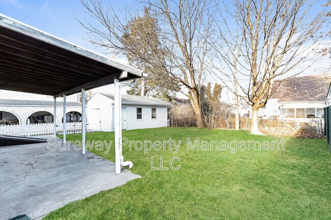 Building Photo - 1097 Richardson Ave