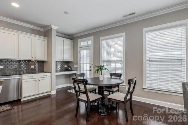 Building Photo - 10524 Royal Winchester Dr