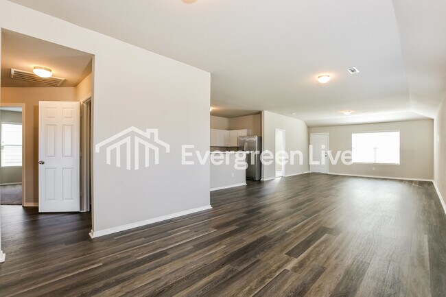 Building Photo - 1071 Huntington Dr