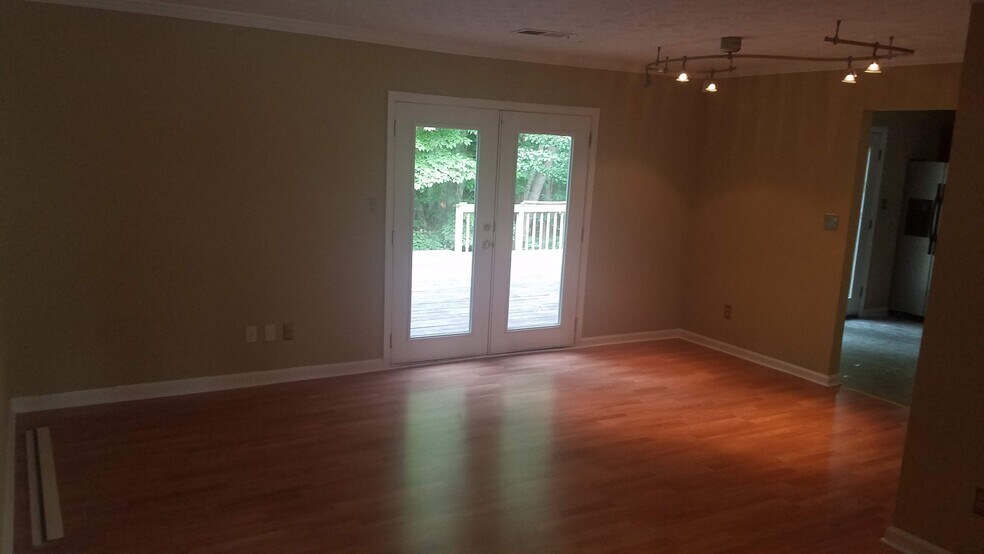 Building Photo - 373 Stone Mountain St