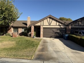 Building Photo - 505 Raintree Ln