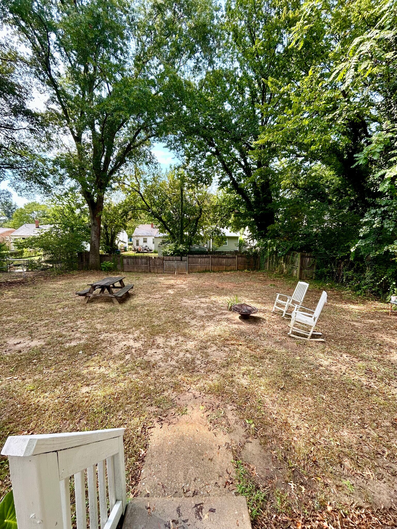 Backyard (shared) - 1106 S Lombardy St