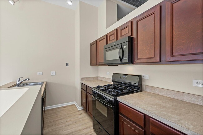 Building Photo - 1550 S Blue Island Ave