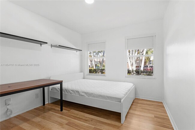 Building Photo - 4202 Sabal Ridge Cir