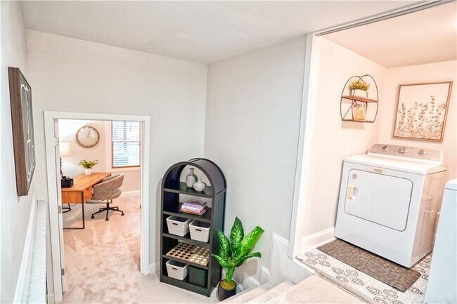 Building Photo - 2250 Dodson Dr