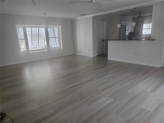 Building Photo - 332 2nd St W