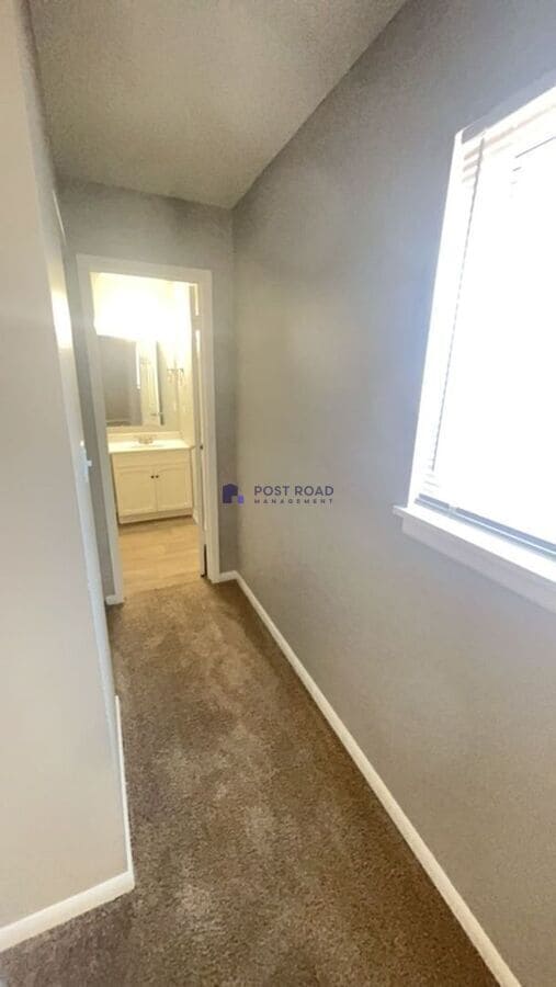 Building Photo - 605 W 27th St S