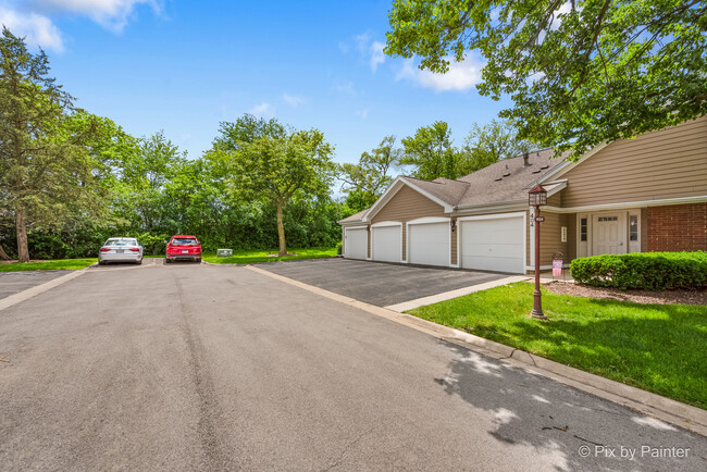 Building Photo - 404 Sandalwood Ln