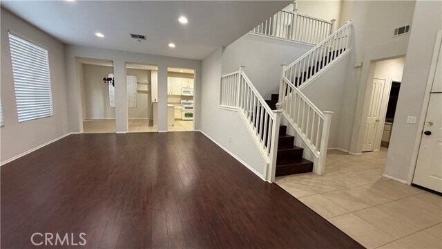 Building Photo - 2 Eastwind Dr