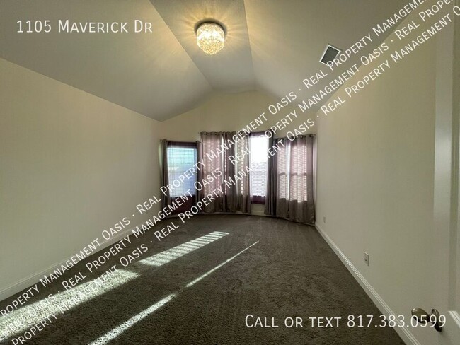 Building Photo - 1105 Maverick Dr